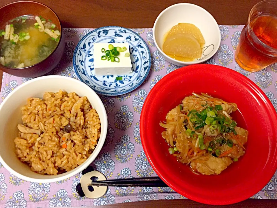 角煮の煮汁炊き込み御飯。胸肉南蛮酢。大根煮物。|kayonさん