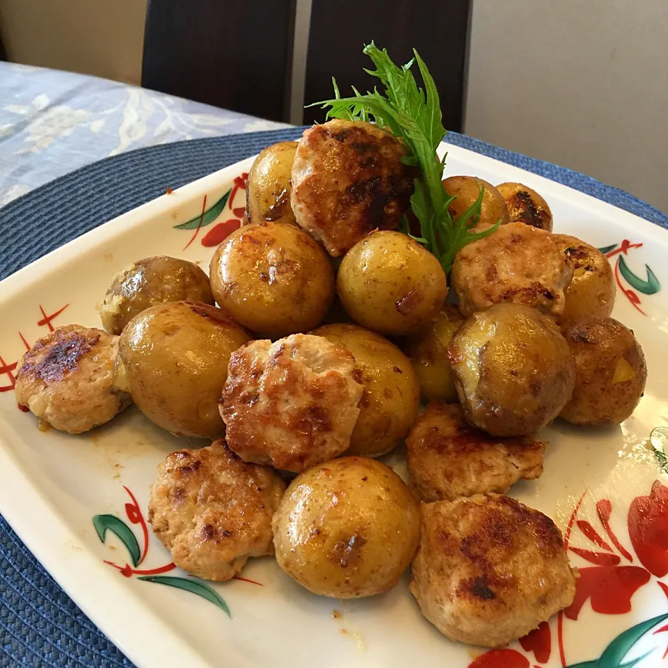 ころころ新じゃがと鶏つくねのバター醤油|paaruさん