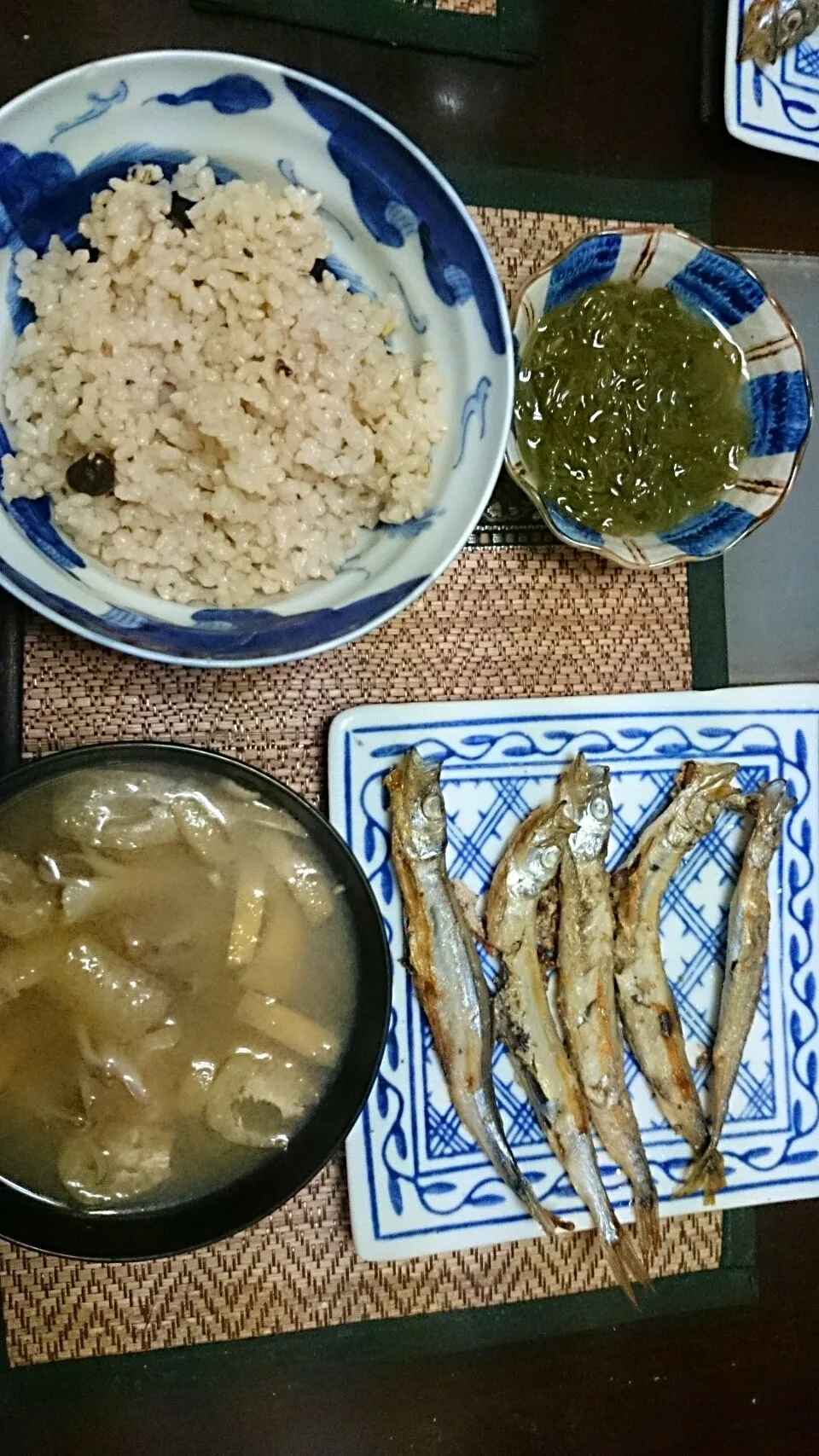 ししゃも＆めかぶ＆舞茸の味噌汁|まぐろさん