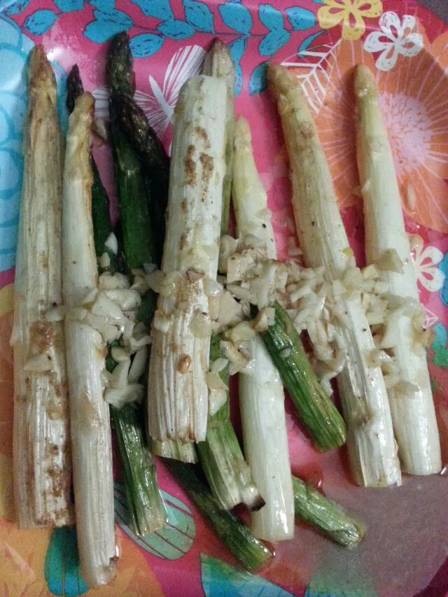 asparagus with garlic, murin, butter, & lemeon.|Polly Gelfusoさん