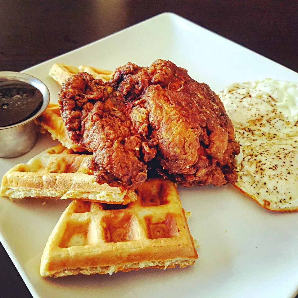 Snapdishの料理写真:Chicken N' Buttermilk Waffles w/ Prickly Pear Syrup & Fried Eggs|Chef Cam Wolfeさん