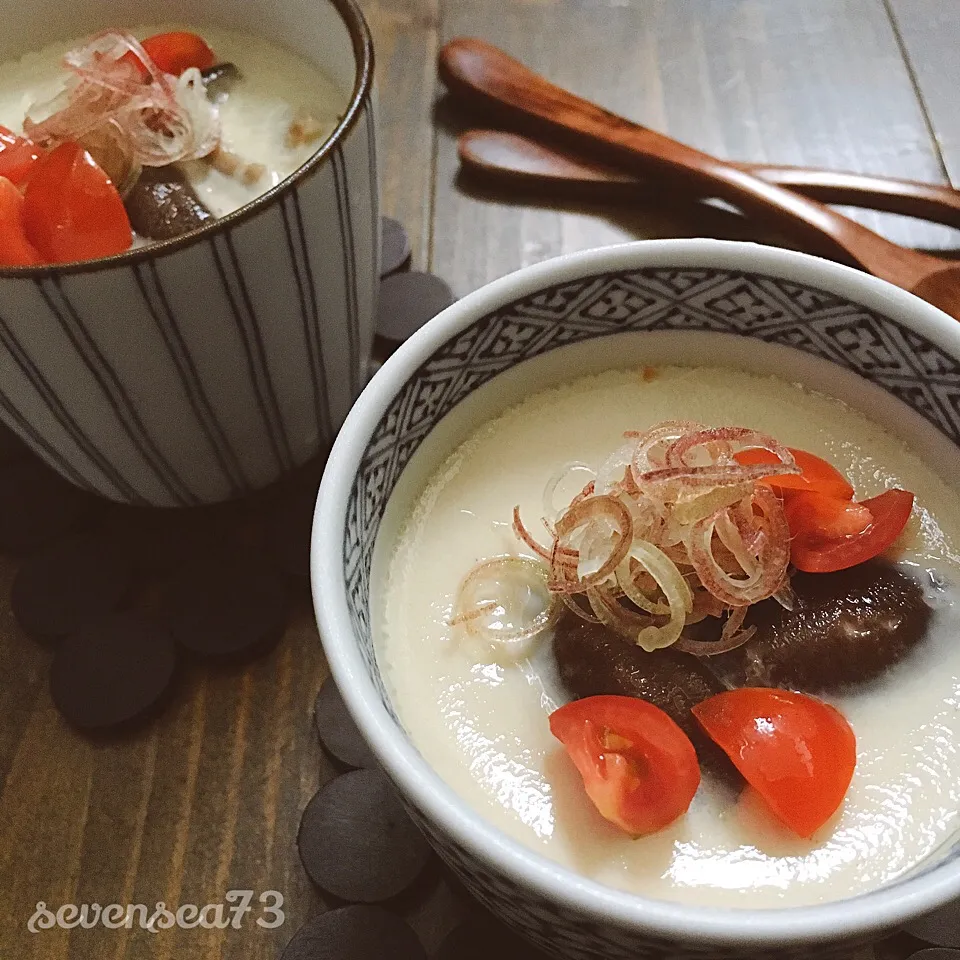 暑い‼︎トマト入りつめたい茶碗蒸し‼︎ʕ-̼͡-ʔ🍅|七海さん