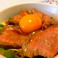 Snapdishの料理写真:ローストビーフ丼|Akiko Niizumaさん