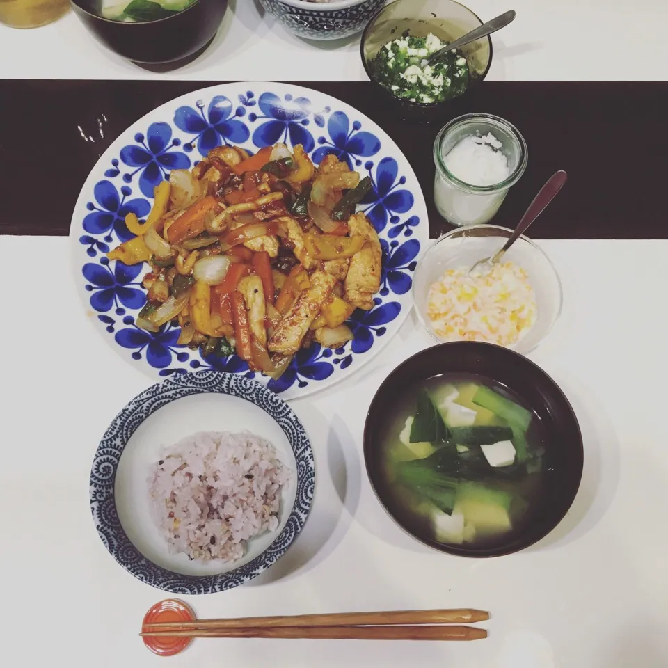 Snapdishの料理写真:大皿酢豚で取り分け晩ごはん|gintanさん