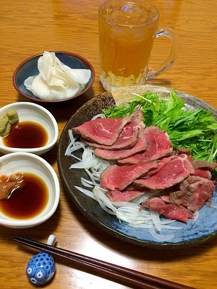 Snapdishの料理写真:半額の牛もも肉で…ローストビーフ|風流料理人さん