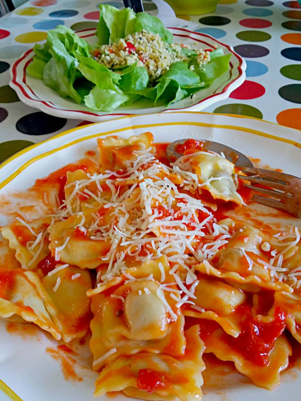 Ravoli with tomato sauce, salad with coucous|Cherryさん