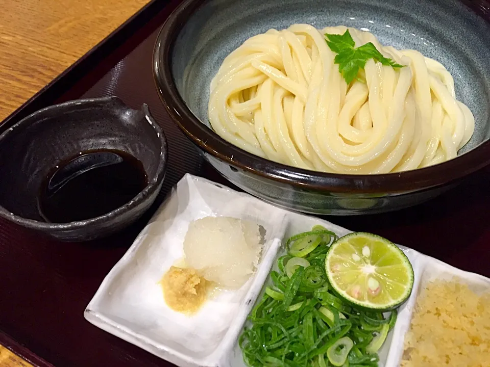 朝餉は蕎麦、夕餉は醤油うどんの麺尽くしな１日で御座いましたわ。故鳩山邦夫氏と真逆の炭水化物だらけの生活ですわ💦|にゃあ（芸名）さん