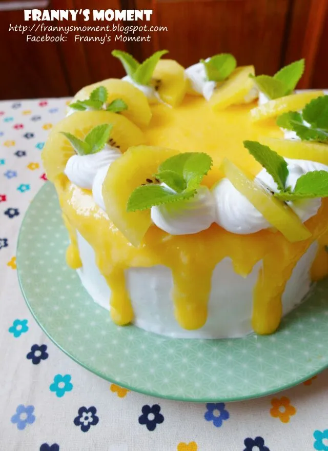 Gold kiwifruit cake w lemon curd topping 黄金奇异果柠檬酱蛋糕 6"

Yummy!|Frannyさん