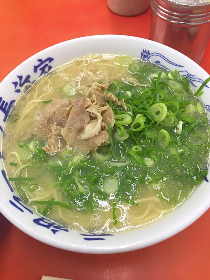 Snapdishの料理写真:元祖ラーメン長浜屋|Junko Kobayashiさん