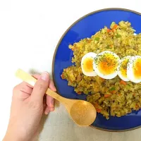 Snapdishの料理写真:今日は余りごはんでカレーピラフ🍛
大ヒットの美味しさ..☺︎︎♡
チリペッパー多めのピリ辛🌶

春雨サラダと一緒にごちそうさま🙏💕|ko.postさん