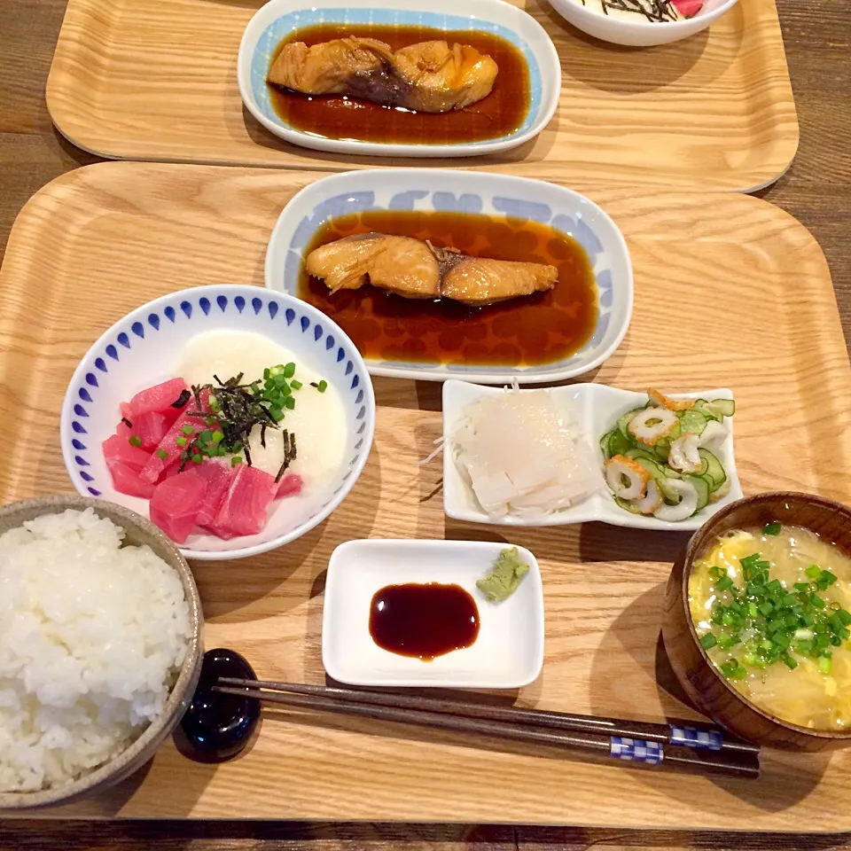 わらさ煮、山かけ、イカ刺し、きゅうりの酢の物|Nao Yamadaさん