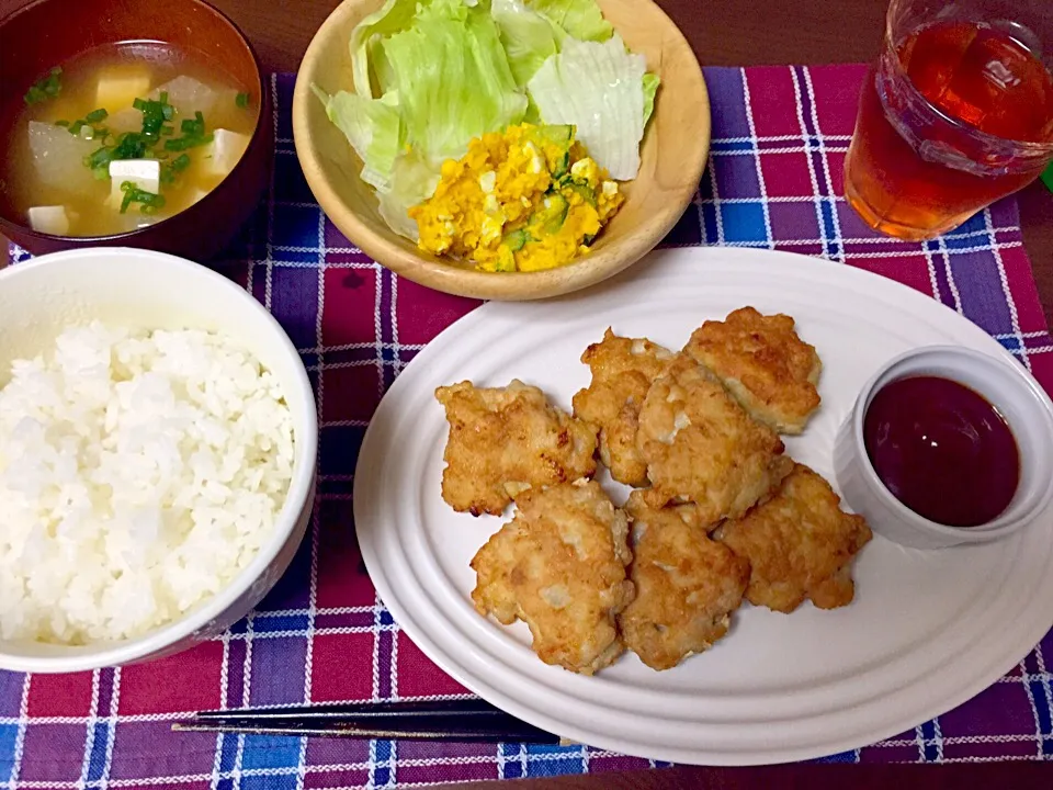 胸肉ナゲット。かぼちゃサラダ。大根お味噌汁。|kayonさん