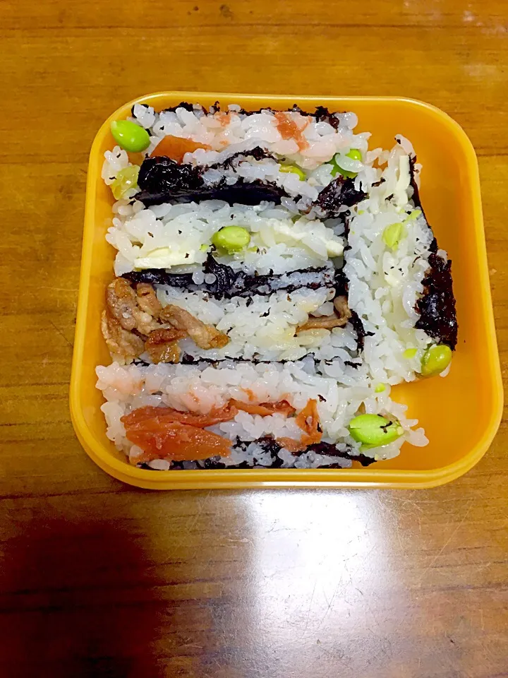 Snapdishの料理写真:6月24日のお弁当、、一応おにぎらず（ーー；）|himeさん