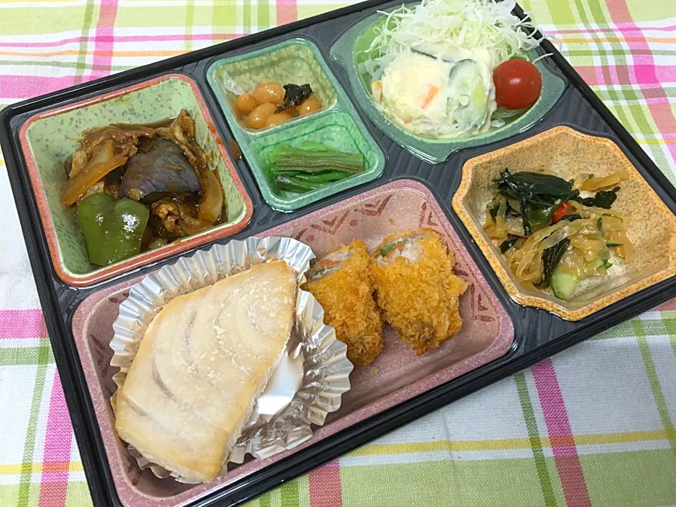 メカジキの照り焼き 日替わり弁当 豊川市宅配|Naokazu Kuritaさん