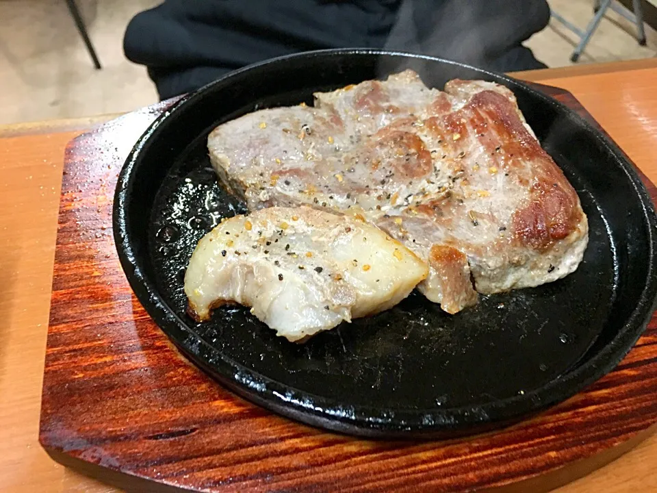 Snapdishの料理写真:銀次郎の『トンテキ』|コージ💫さん