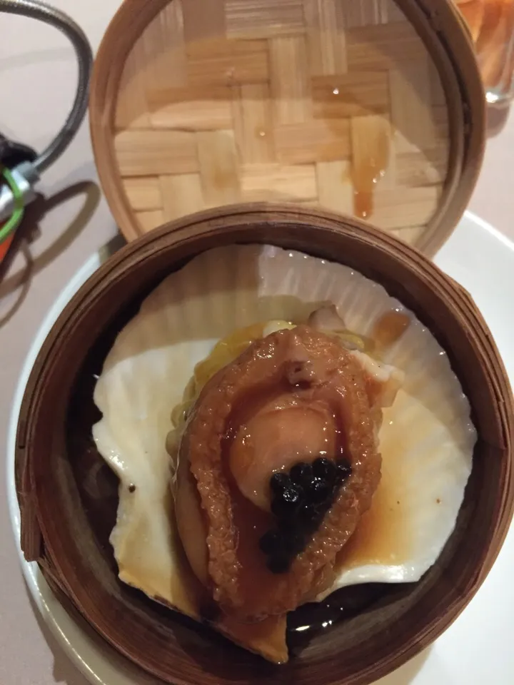 Snapdishの料理写真:Calvier abalone scallop|janiceさん