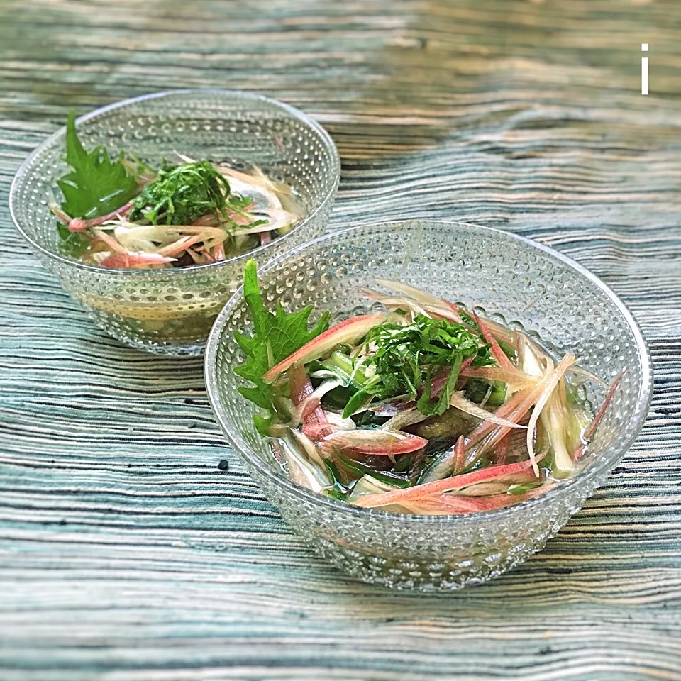 山本真希さんの料理 きゅうりと大葉のとろろ昆布びたし 【Cucumber and perilla in shaved kelp broth】|izoomさん