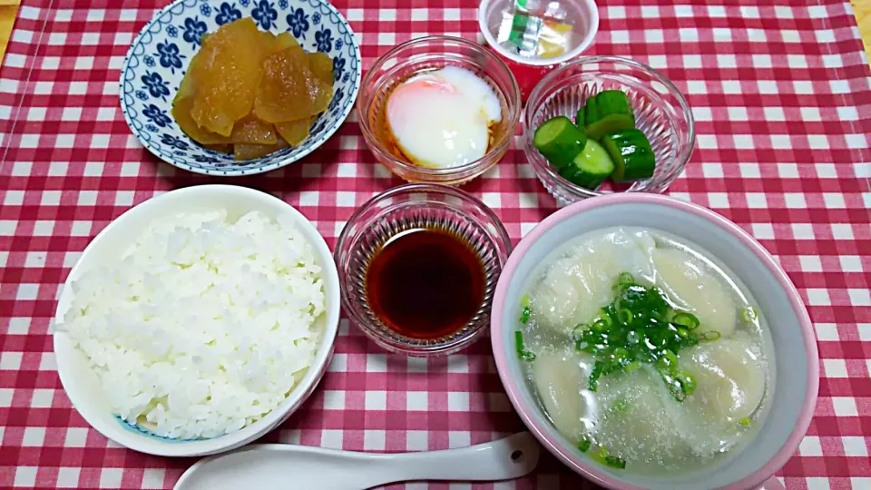 冬瓜の油炒め
納豆
温泉卵
きゅうりの漬物
水餃子
ご飯
#ボッチ飯|めぐさん