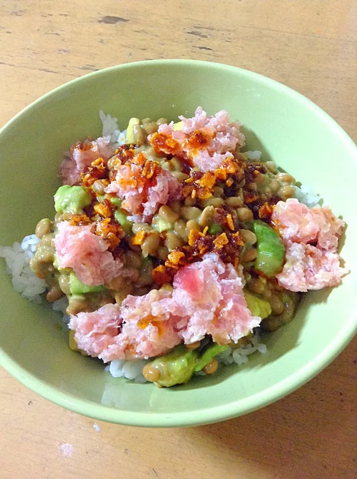 Snapdishの料理写真:アボカド納豆マグロ丼|Kazuya Miyukiさん