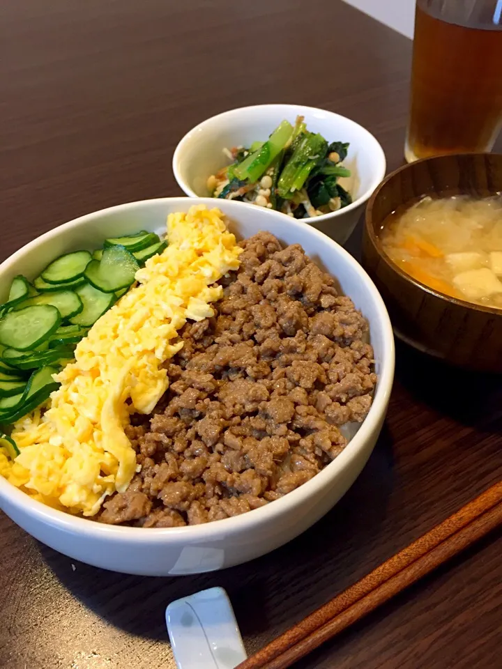 三色丼の晩ご飯|mikaさん