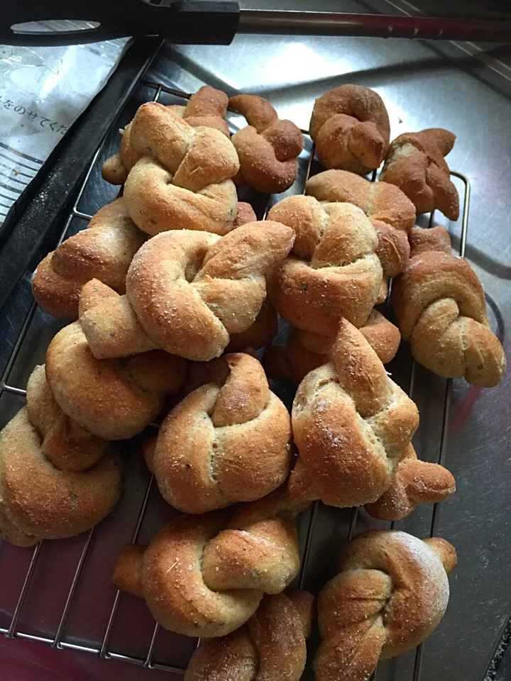 Garlic bread knots|Janet Itoさん