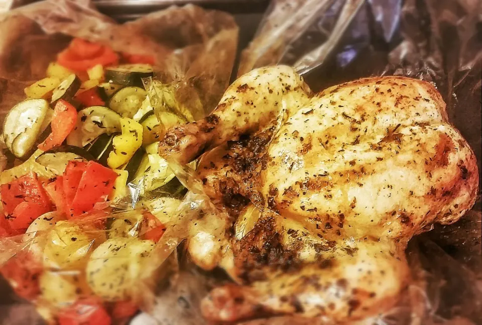 soft grilled chicken with steamed vegetables

 #cook in bag #oven|Najeskaさん