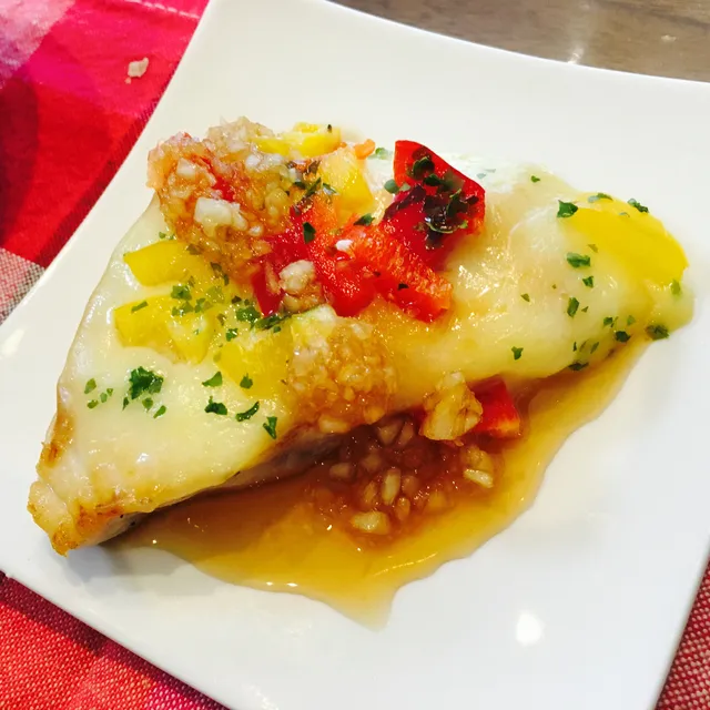 SHIORINGO☆さんのめかじきのパプリカ乗せチーズ焼き #レシピブログ #RecipeBlog|レシピブログさん