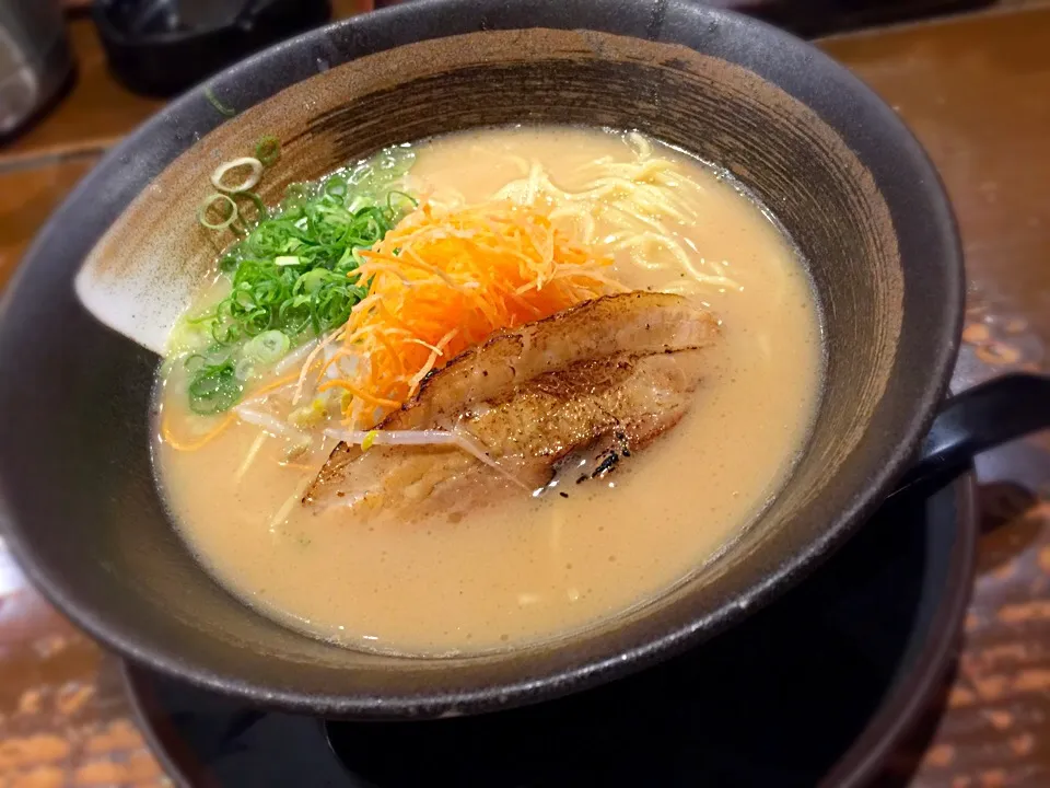 豚骨醤油ラーメン|チカさん