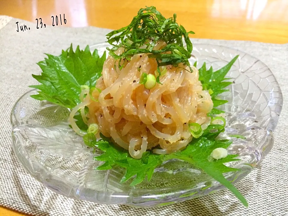 桜央里さんの料理 しらたきのパスタ風🍝たらこのバターレモン醤油🎵を明太子で😅|みきおさん