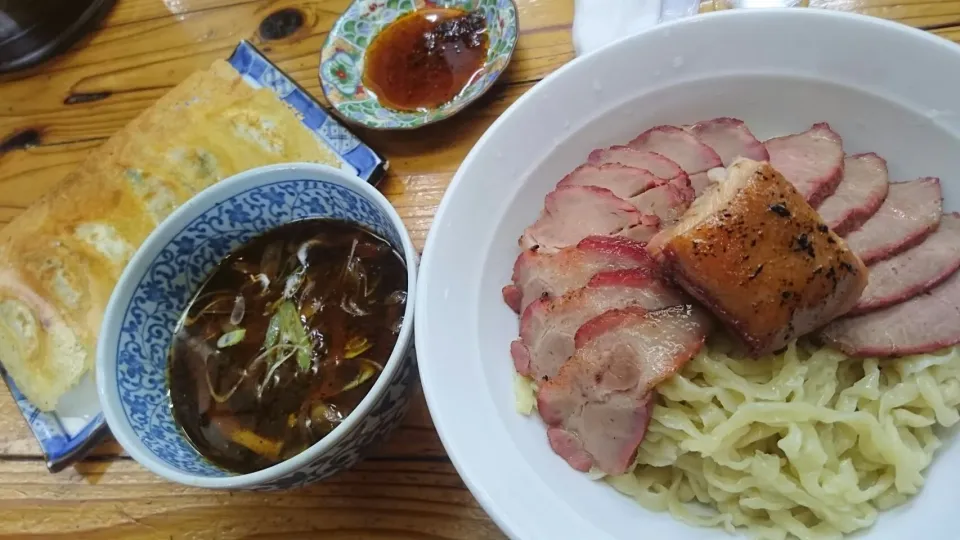 Snapdishの料理写真:叉焼つけ麺＆羽根餃子|ボンゴさん