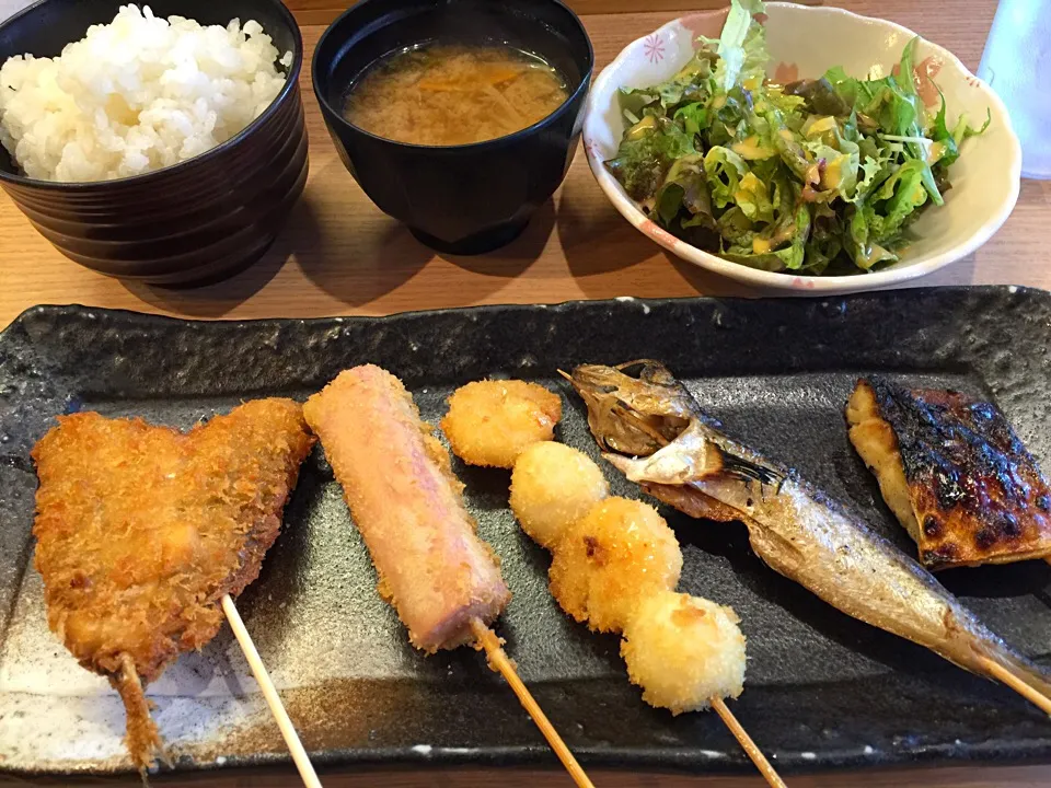 Snapdishの料理写真:五種の魚串定食|T. Wonderさん