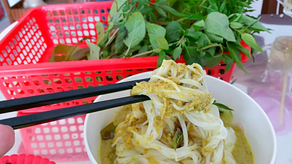 Sam Khmer Noodles - Nom Banh Chok
(Siam Reap)|秋平さん