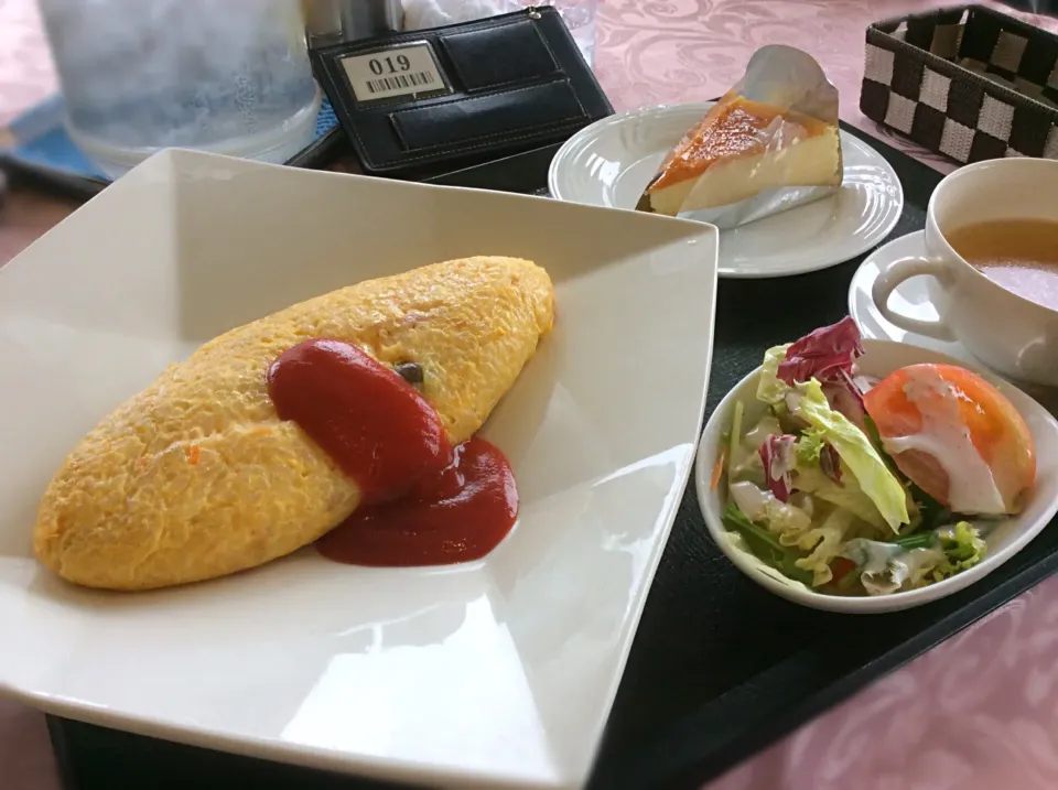 Snapdishの料理写真:ゴルフ場飯「オムライス」😻⛳️|アライさんさん