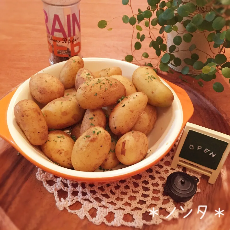 Snapdishの料理写真:コンソメポテト♡レシピ付＊|＊ノンタ＊さん