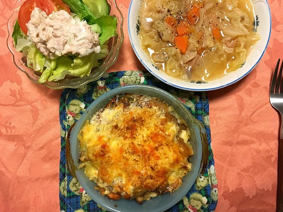 Snapdishの料理写真:豆腐ソースドリア 野菜スープ ツナサラダ|Junko Tominagaさん