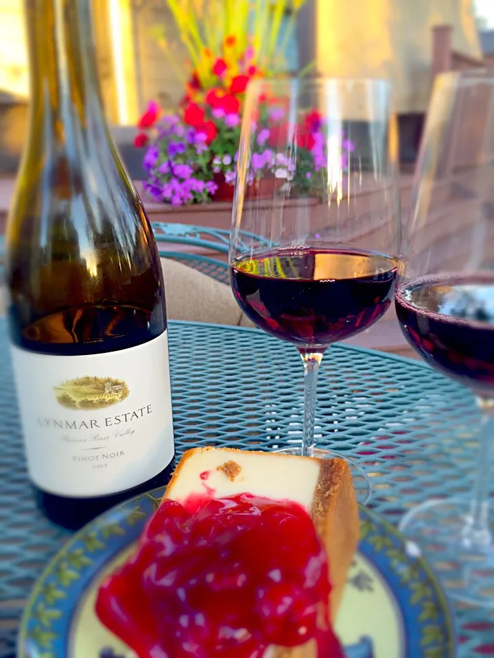 Snapdishの料理写真:Russian River wine and cheesecake|Hope Gournicさん