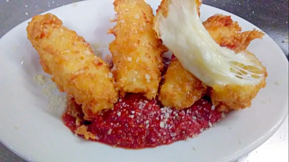 Homemade Mozzarella Sticks|Chef Ampさん