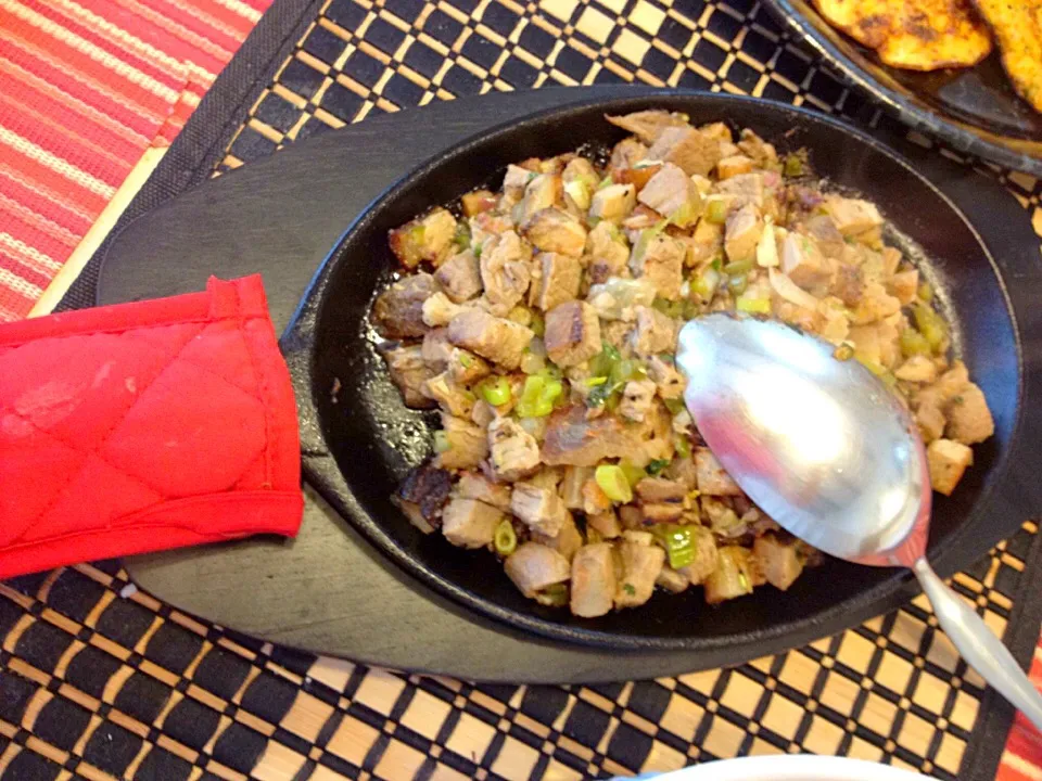 Snapdishの料理写真:Sizzling pork carnitas|🌺IAnneさん