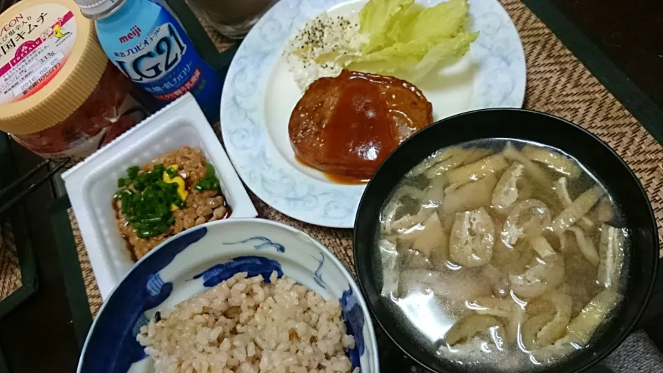 鶏肉ハンバーグ＆納豆＆舞茸の味噌汁|まぐろさん