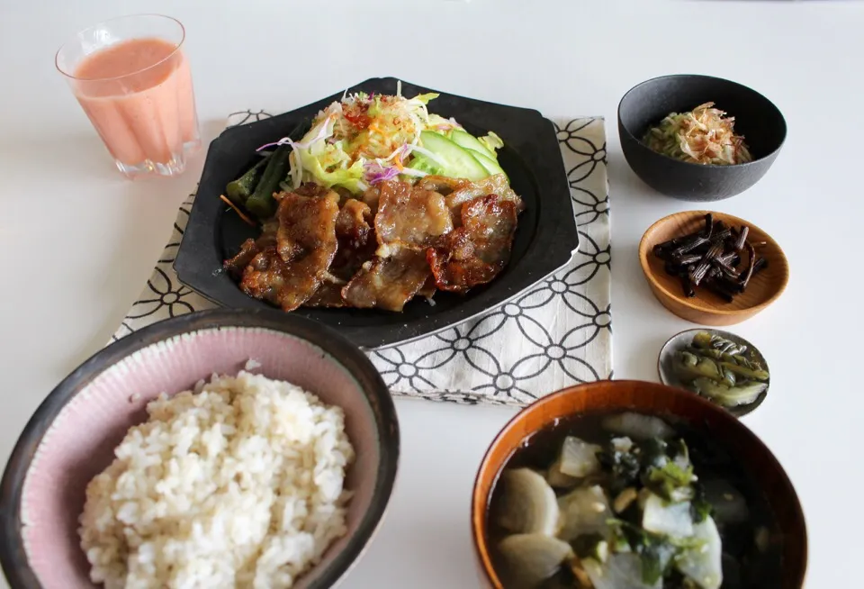 今日の昼ごはん
ポーク生姜焼き|もも太郎さん