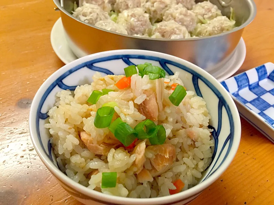 Snapdishの料理写真:鮭とごぼうの炊き込みご飯|ルドルフさん