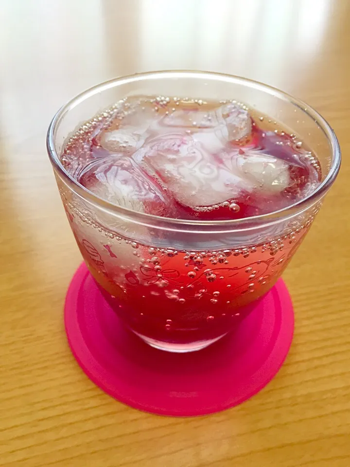 咲きちゃんさんの料理 母のレシピ✨赤紫蘇シロップで赤紫蘇ソーダ🍹|さちさん