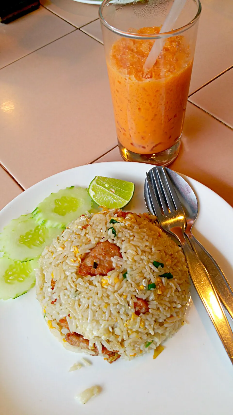 Pork Fried Rice 😍😍😍 Thai iced tea 😙
Inter Restaurant at Bkk Siam Square 😍🙋💘|🌷lynnlicious🌷さん