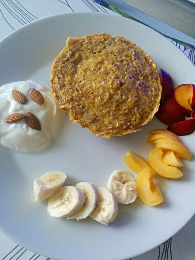 #mugcake #bananas #yoghurt #egg #fresh #Breakfast/Brunch #fruit #oatmeal|LucieFoodさん