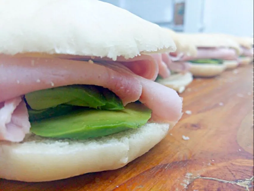 Snapdishの料理写真:sandwich... jamón palta|Alicia Perezさん