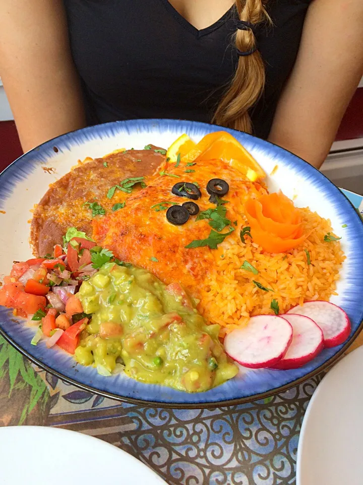 Beef burrito with refried beans, pico de gallo @ Los Jalapeños, New Paltz, NY 06-26-16|Morcone Girlsさん