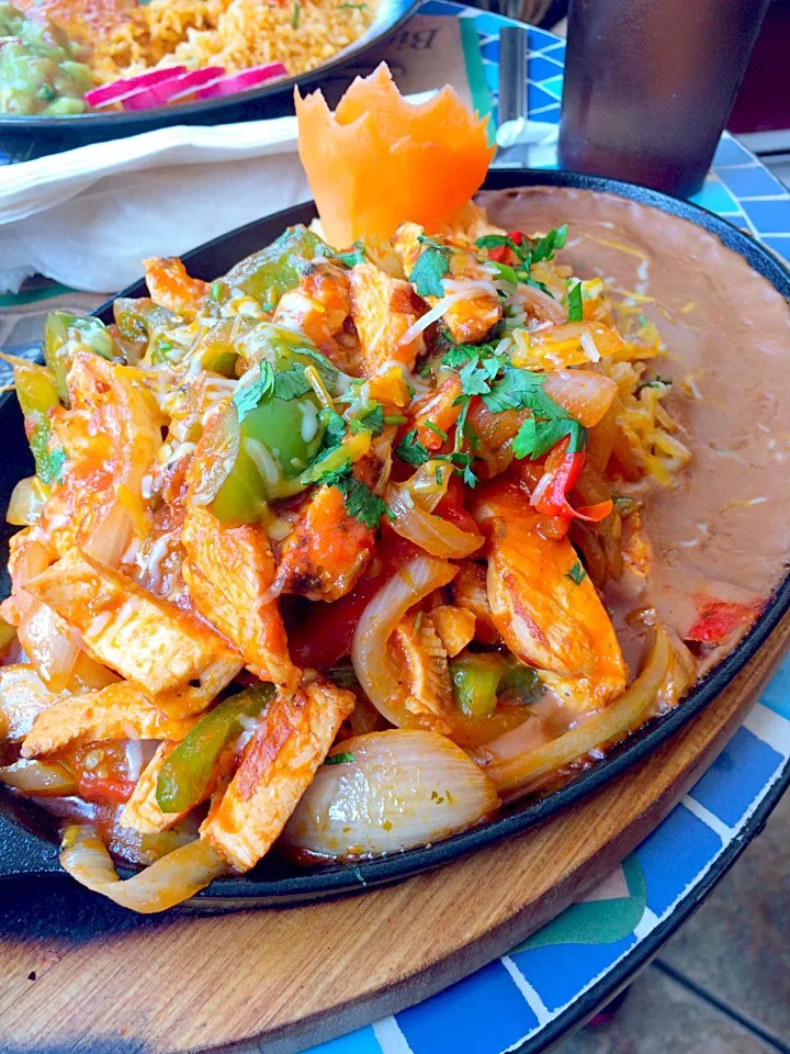 Chicken fajitas w refried beans @ Los Jalapeños, New Paltz, NY 06-26-16|Morcone Girlsさん