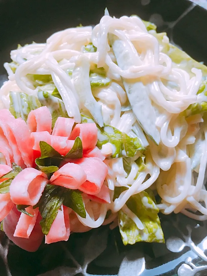 素麺リメイク
ポイントはイカの燻製|みなずきままさん