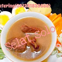 Snapdishの料理写真:ini adalah selat solo....kombinasi sayuran dgn daging sapi yg berkuah lezat....|Kholisha Rさん