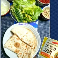 Snapdishの料理写真:旦那様の大好物タコス(トルティーヤ)をヘルシー大豆のお肉で！ #タコス #トルティーヤ #大豆のお肉 #ダイズラボ|kanao3さん